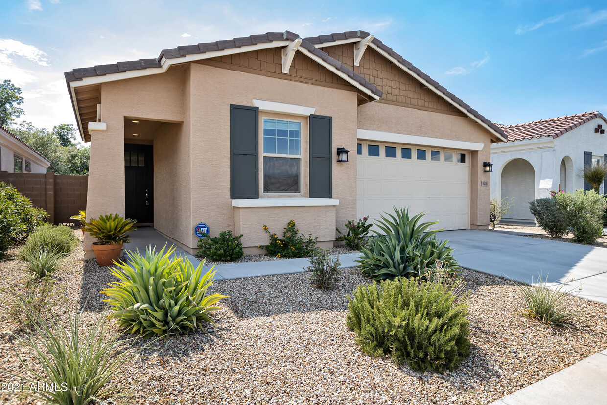 Foto principal - 5716 S 28th St