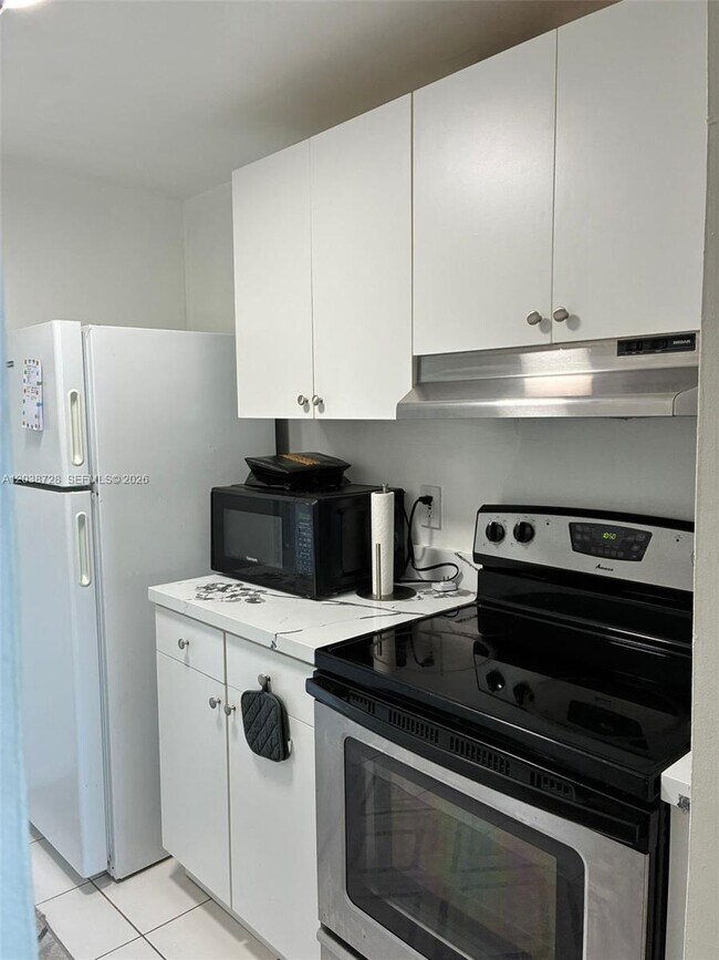 Foto del edificio - 2350 NE 135th St