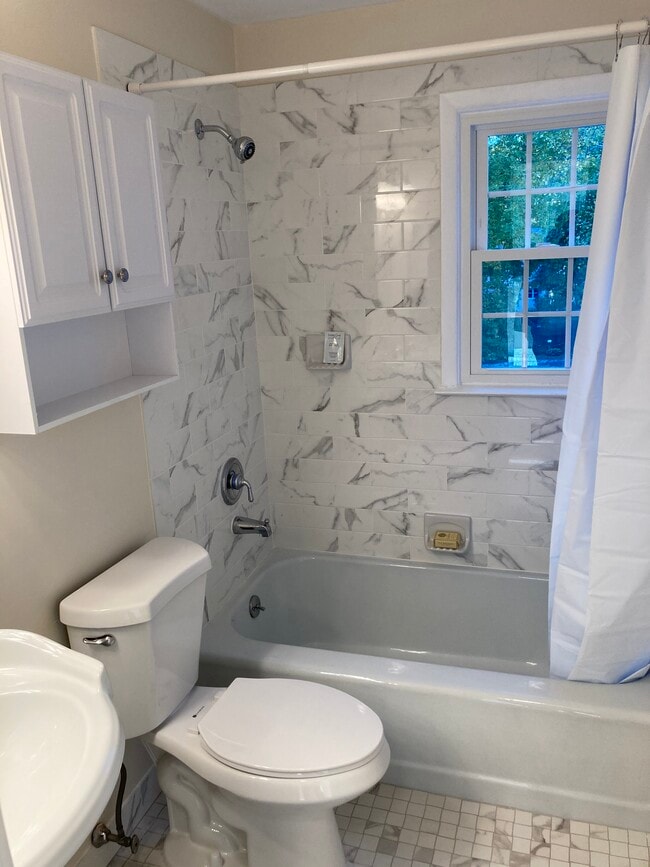 Building Photo - 167 Heritage Hill Rd