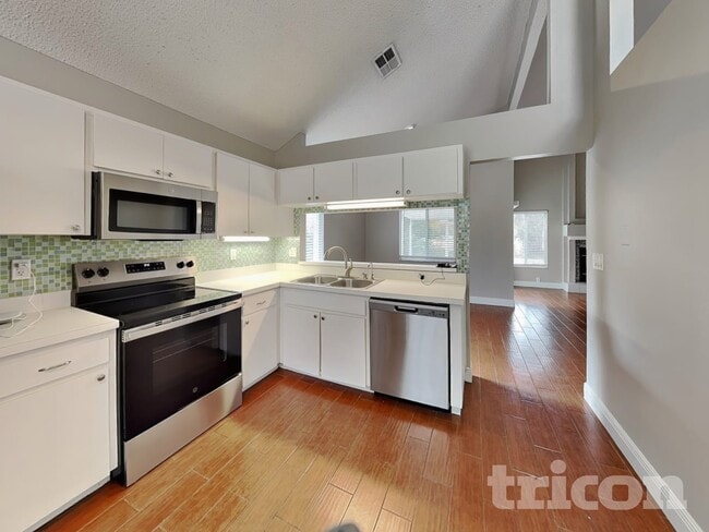 Building Photo - 28534 Tall Grass Dr