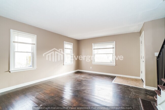 Foto del edificio - 2358 Meredith Dr