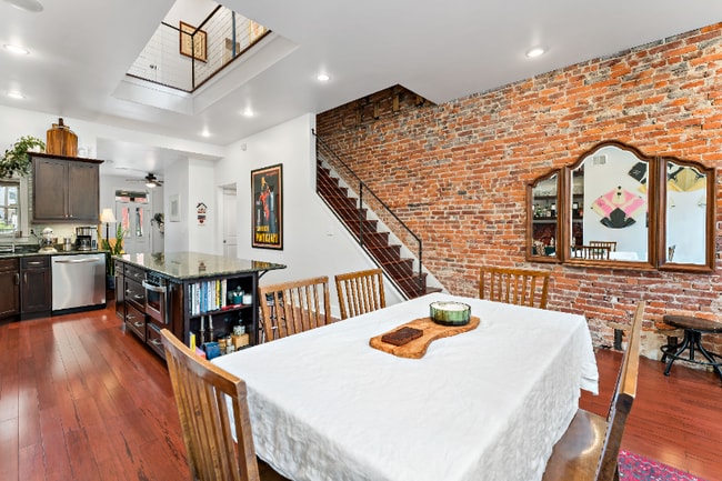Photo - 254 38th St House