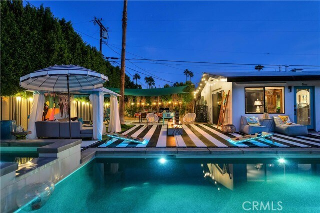 Foto del edificio - 518 El Cielo Rd