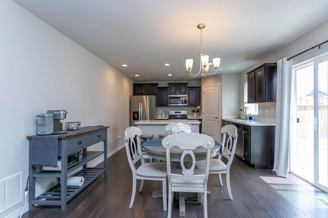 Building Photo - Bright & Beautiful 4BD Home in Lorson Ranc...