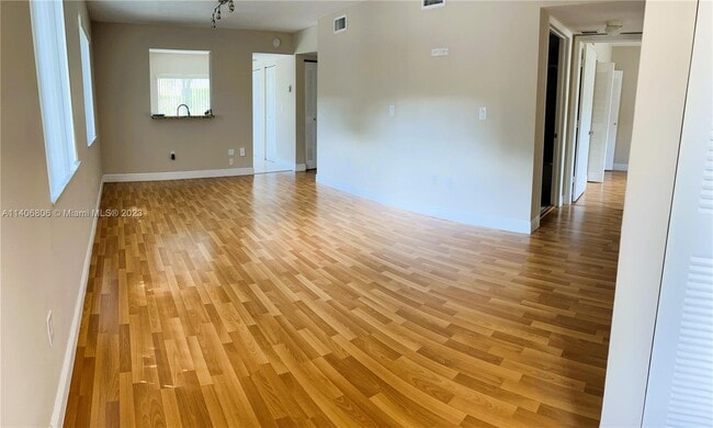 Building Photo - 4785 SW 62nd Ave