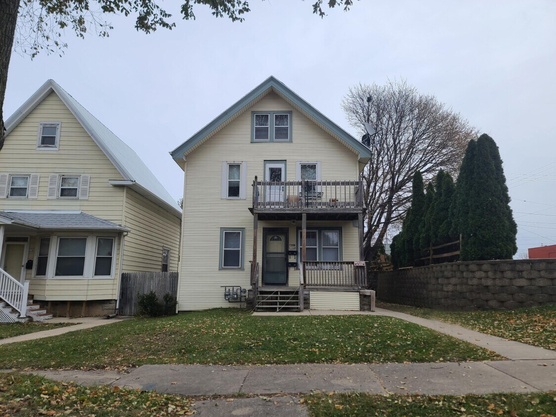 1344 S 77th St, West Allis, WI 53214 Townhome Rentals in West Allis