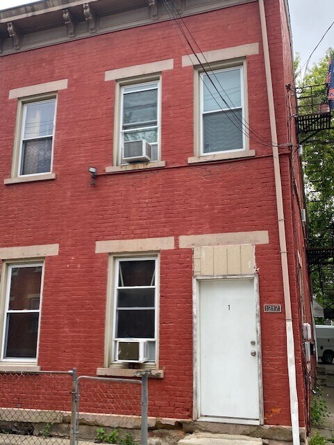 Building Photo - 1217 Banklick St