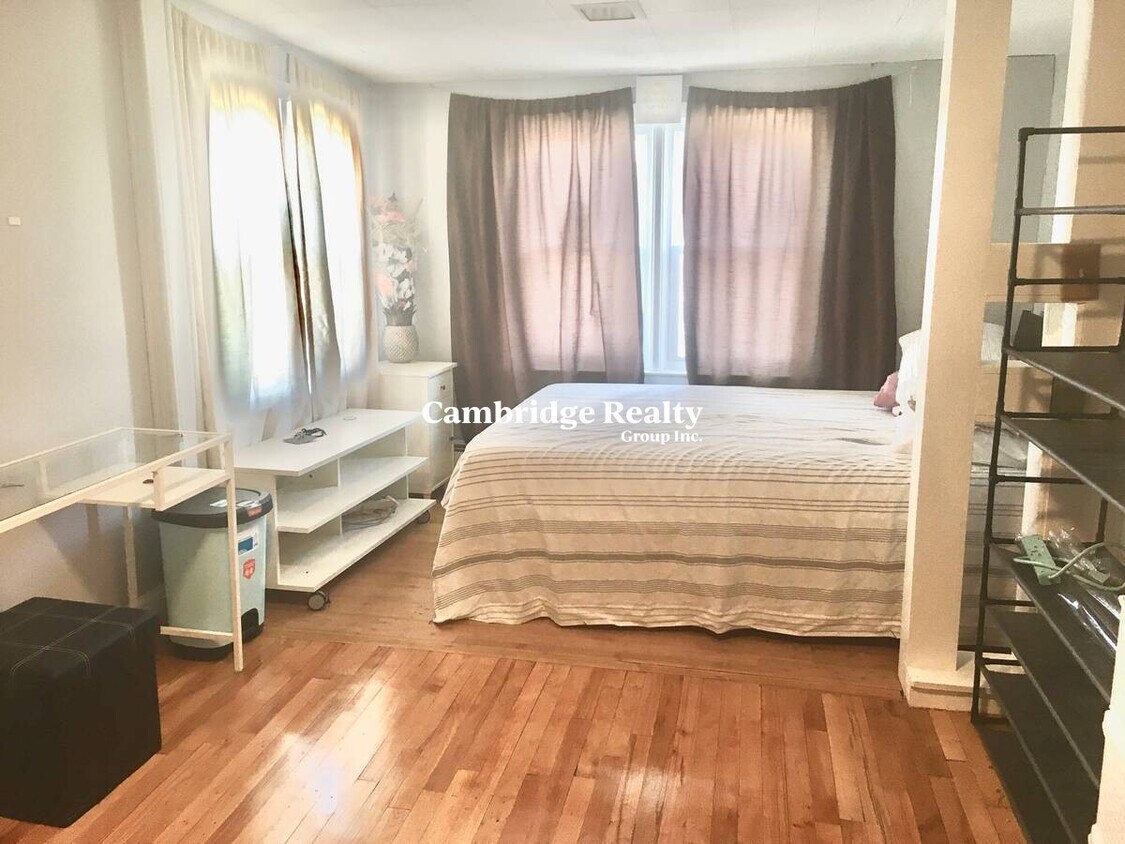 Foto principal - 62 Woods Ave