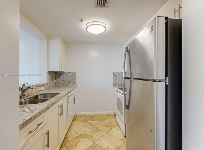 Foto del edificio - 900 SW 8th St