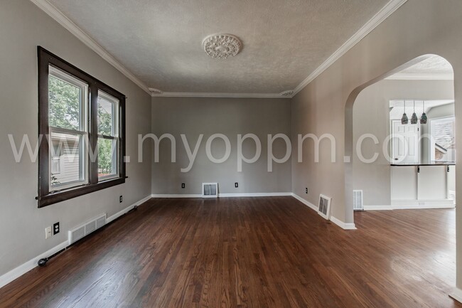 Foto del edificio - Completely Remodeled! 3 Bedroom / 3 Bathro...