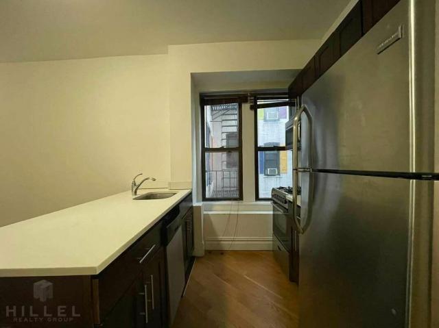 Building Photo - 1 bedroom in ASTORIA NY 11105