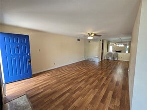 Building Photo - 9797 Leawood Blvd