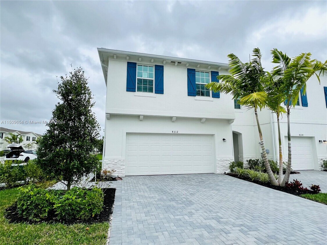 4312 Hammock Grove Dr, Lake Worth, FL 33467 Townhome Rentals in Lake