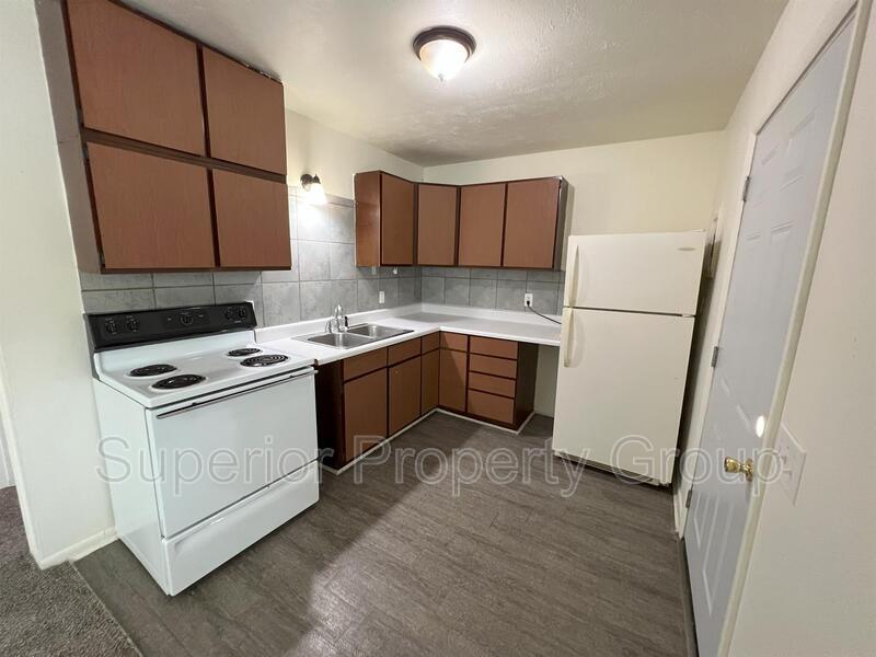 Foto principal - 7850 Morrison St