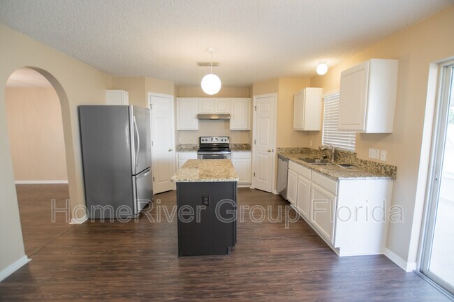 Foto del edificio - 3928 Stonefield Dr