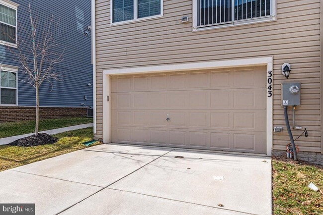 Garage - 3043 Saint Josephs Dr