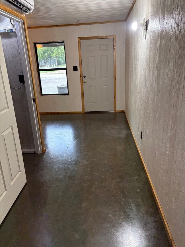 Building Photo - 2855 W Texas 154