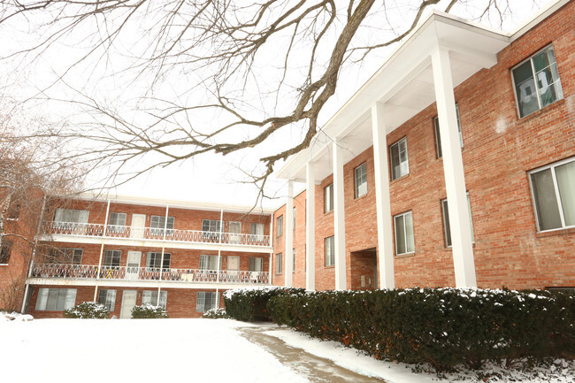 Building Photo - The Wedgewood Apartments