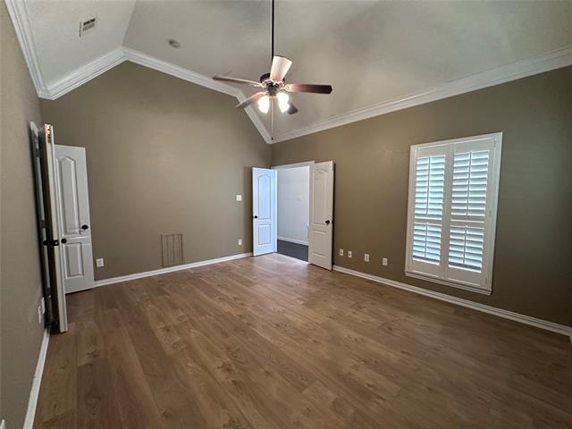 Building Photo - 858 Llano Dr