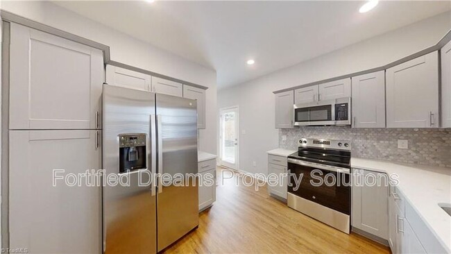 Foto del edificio - 3413 Littlefield Wy