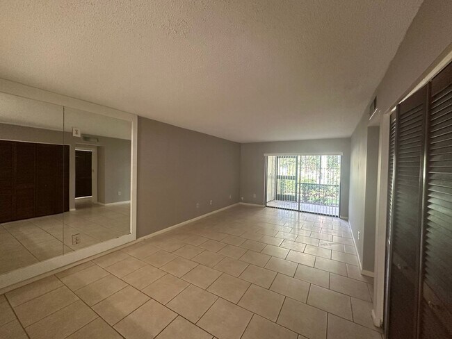 Foto del edificio - GREAT 2/2 Ground Floor Condo In Cranes Roo...