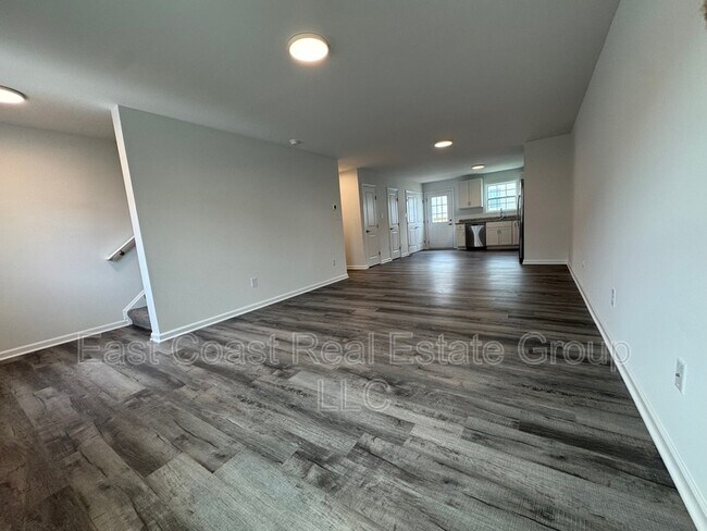 Building Photo - 11 Snowdrop Ct