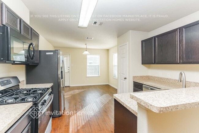 Foto del edificio - 18723 N Lyford Dr