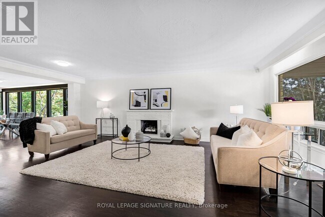 Building Photo - 24 Ealing Dr