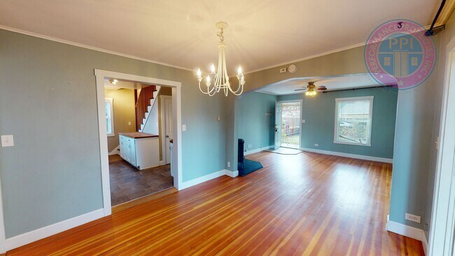 Building Photo - Adorable Canby Home, Cozy Gas Fireplace, Private Fenced Yard, Cat or Dog Friendly (2 max)