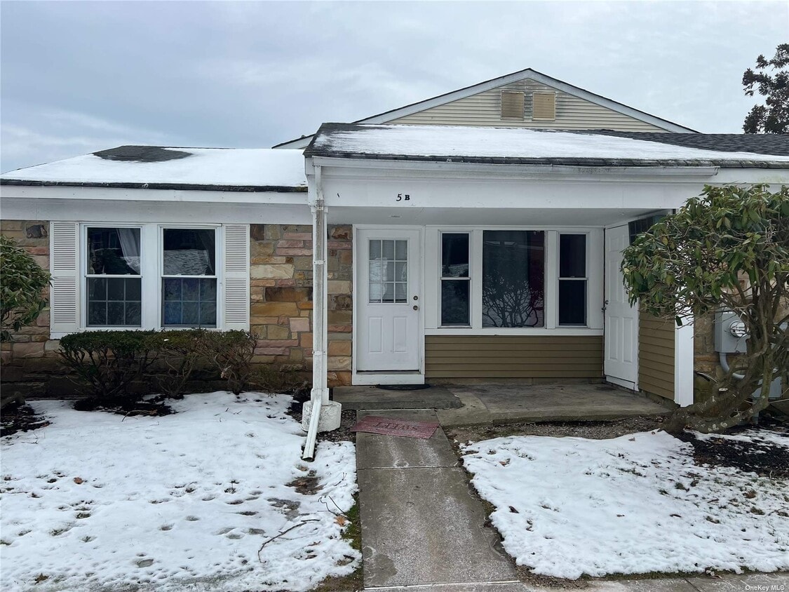 5 B Ticonderoga Ct, Ridge, NY 11961 House Rental in Ridge, NY