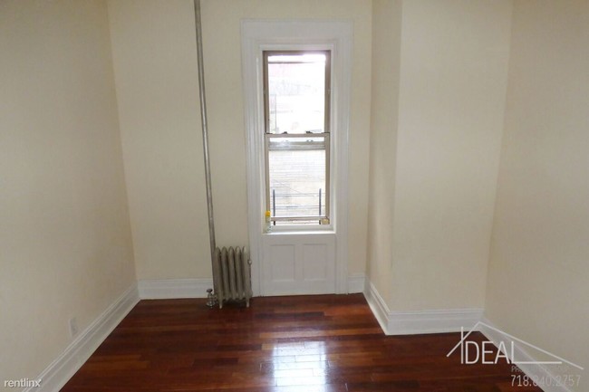 Building Photo - 545 58th St