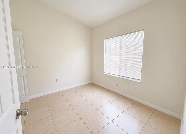 Foto del edificio - 3864 SW 48th Ave
