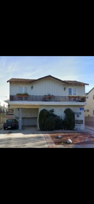 2 bed 1.5 bath - 3728 Westwood Blvd