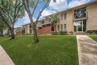 Building Photo - 5838 Sandhurst Ln