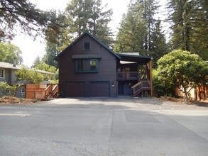 Building Photo - 15950 Drake Rd