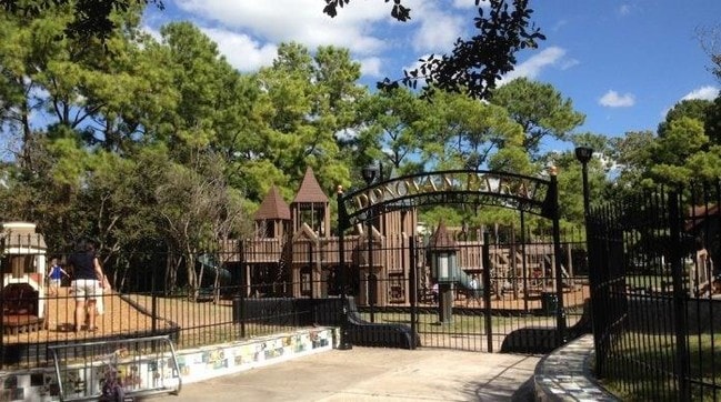 Building Photo - 917 Heights Blvd