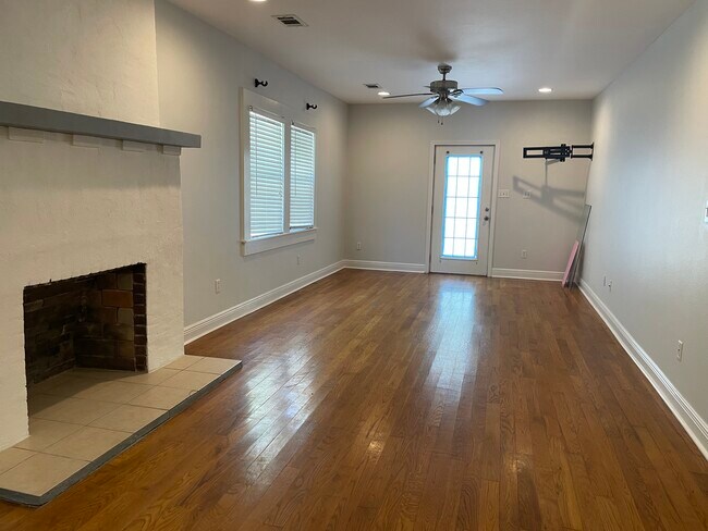 Foto del edificio - 1000 Dunbar Ave