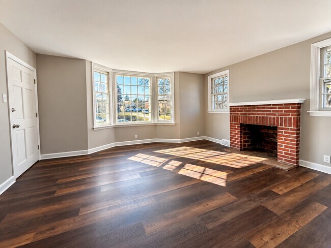 Foto del edificio - 4245 Valley Rd