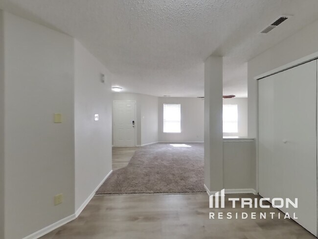 Foto del edificio - 2314 Collins Way