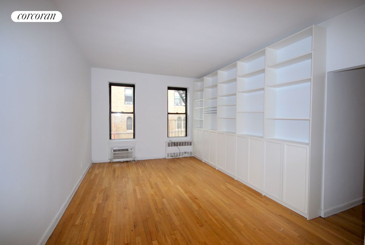 Foto principal - 415 E 82nd St