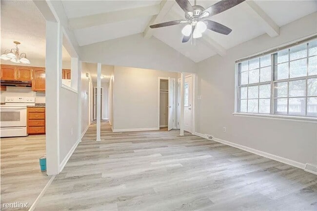 Building Photo - 3 br, 2 bath House - 408 Northeast Lakevie...