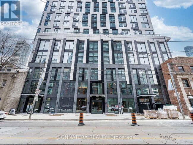 Building Photo - 252 Church St