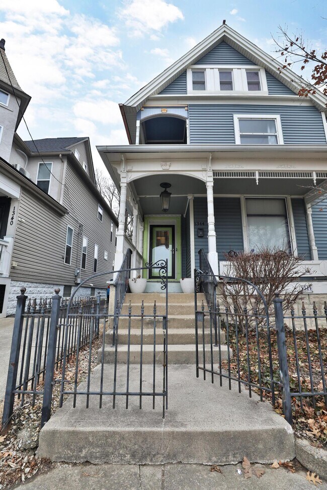 Building Photo - 1344 Oak St