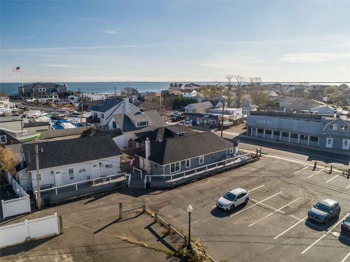 Primary Photo - 441 Fire Island Ave