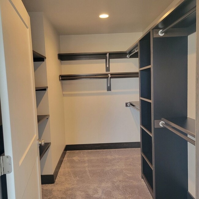 Building Photo - Brand New 3 Bed 2.5 Bath with double attac...