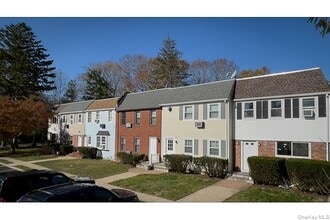 Building Photo - 164 Montauk Hwy