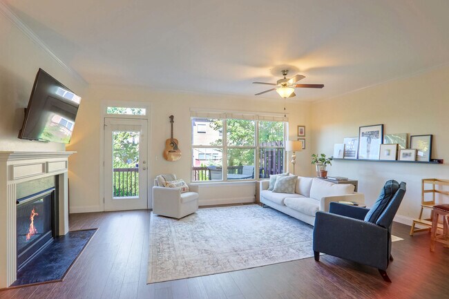 Building Photo - 3216 Creole Ln