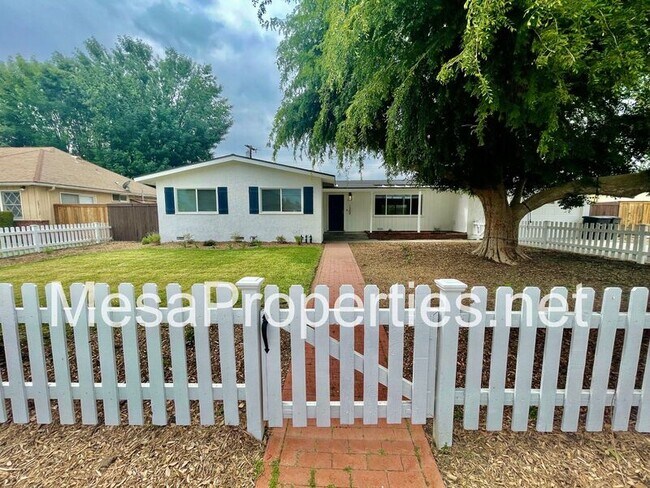 Building Photo - 1309 S Mullender Ave
