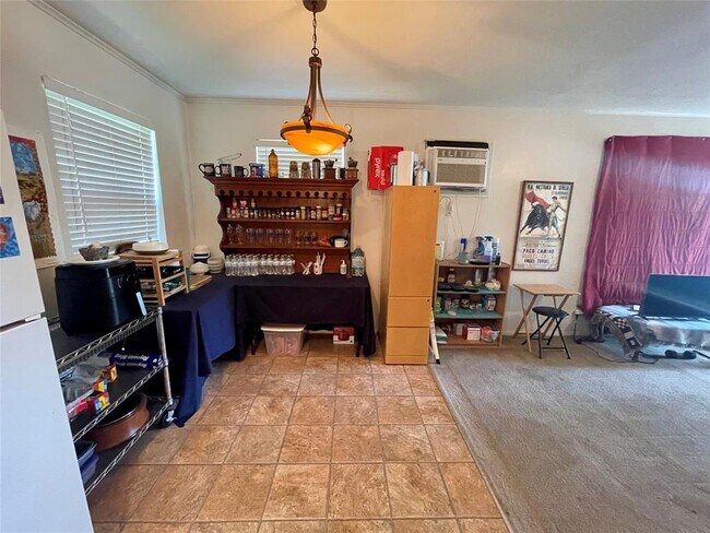 Foto del edificio - 4711 Bland St