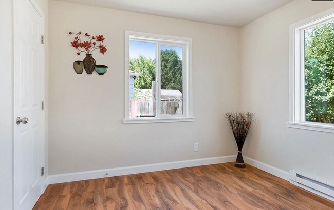 Building Photo - 271 Jennings St